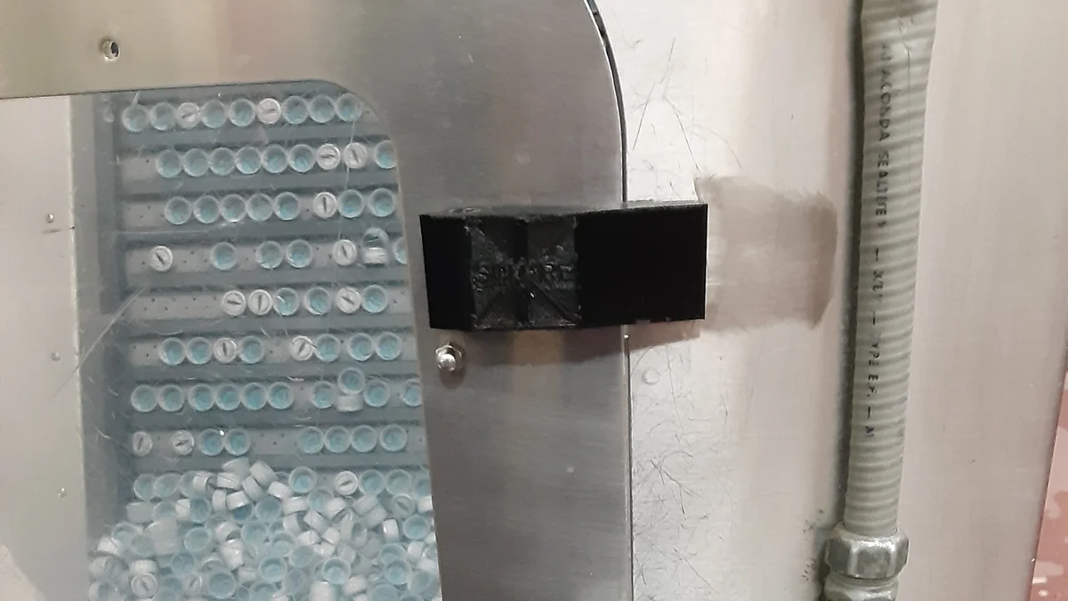 Cap Elevator Latch